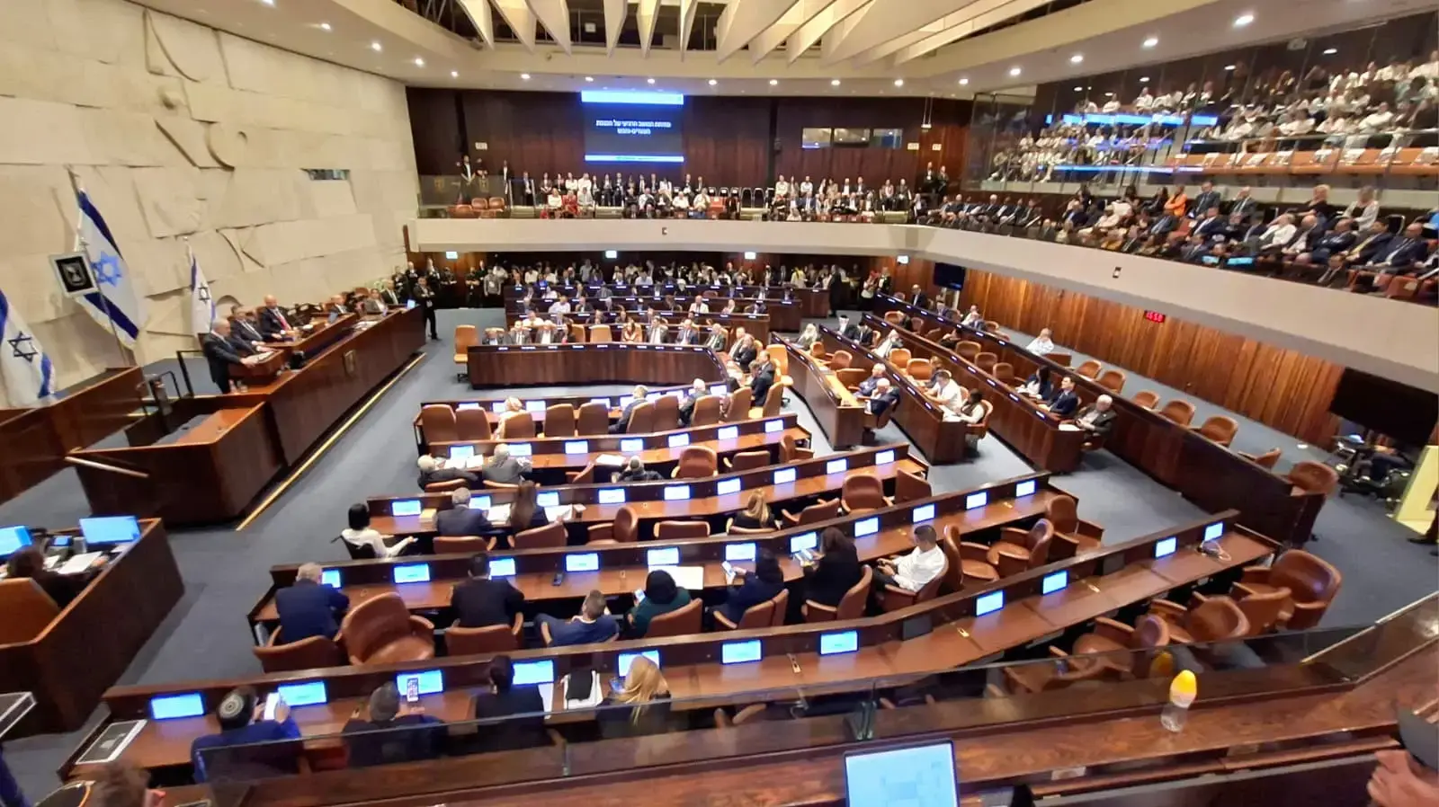 מהומה בטקס פתיחת כנס החורף בכנסת מהומה בטקס פתיחת כנס החורף בכנסת