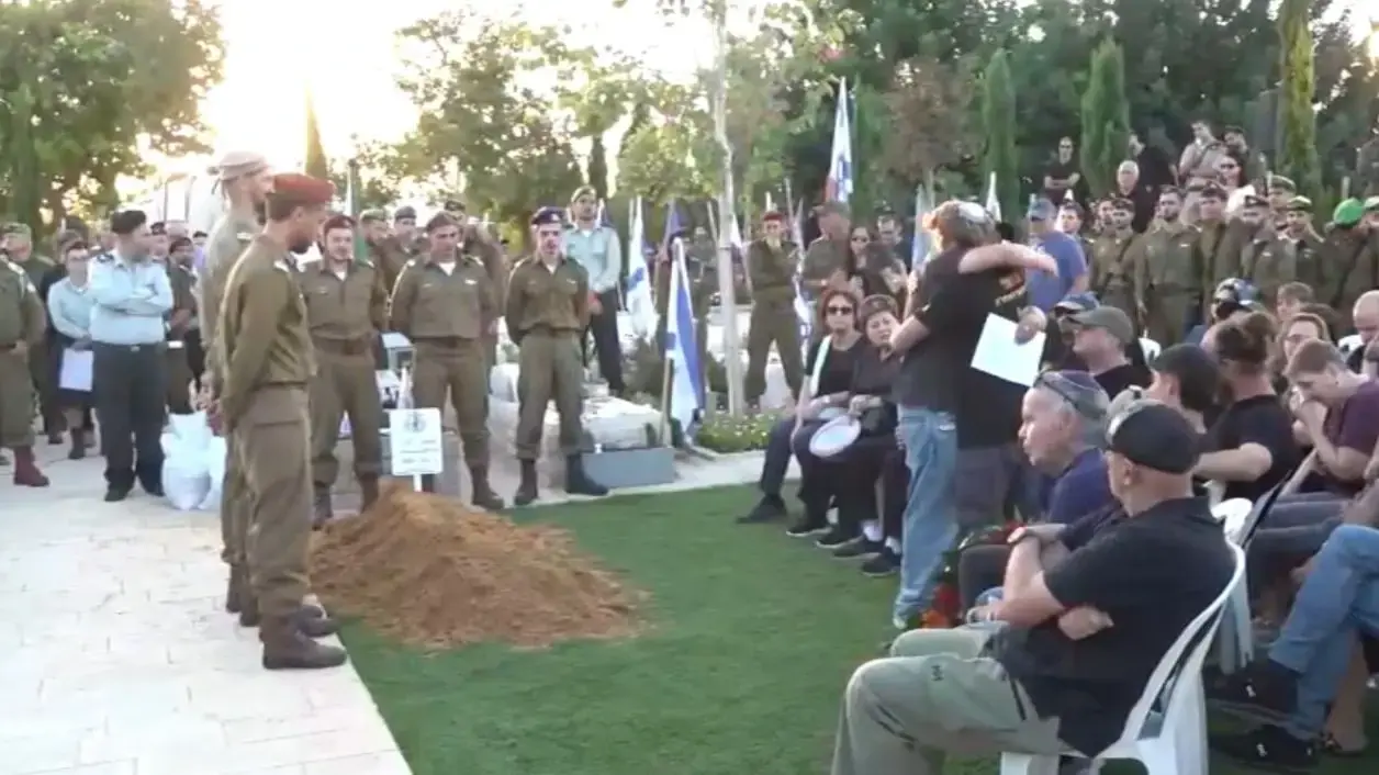 הלווייתו של סמ״ר איתי יעבץ, בית העלמין מודיעין בחלקה הצבאית. 20 באוקטובר 2025 הלווייתו של סמ״ר איתי יעבץ, בית העלמין מודיעין בחלקה הצבאית. 20 באוקטובר 2025