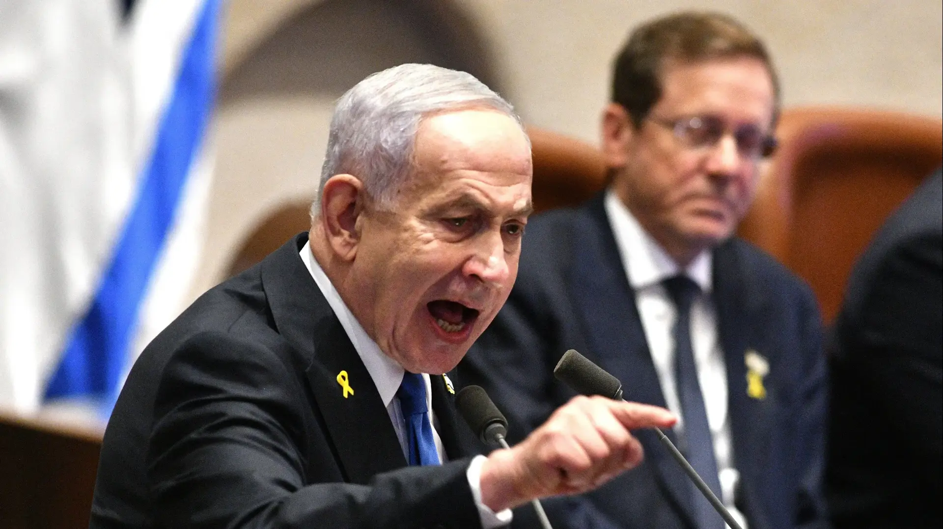 רה"מ בנימין נתניהו,נשיא המדינה יצחק הרצוג, פתיחת מושב הכנסת, 20 באוקטובר 2025 רה"מ בנימין נתניהו,נשיא המדינה יצחק הרצוג, פתיחת מושב הכנסת, 20 באוקטובר 2025