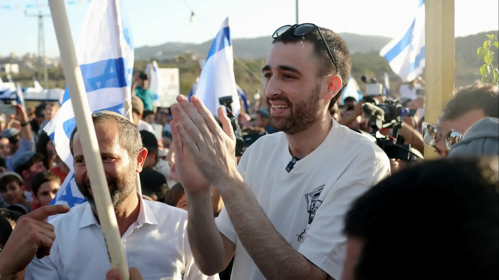 שורד השבי אבינתן אור שב הביתה, יישוב שילה, 21 באוקטובר 2025 שורד השבי אבינתן אור שב הביתה, יישוב שילה, 21 באוקטובר 2025