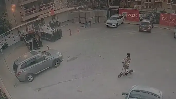 שני אירועי שוד על ידי רוכב קורקינט רעול פנים.ברשותו נתפסו שרשראות זהב ששדד, יפו. 22 באוקטובר 2025