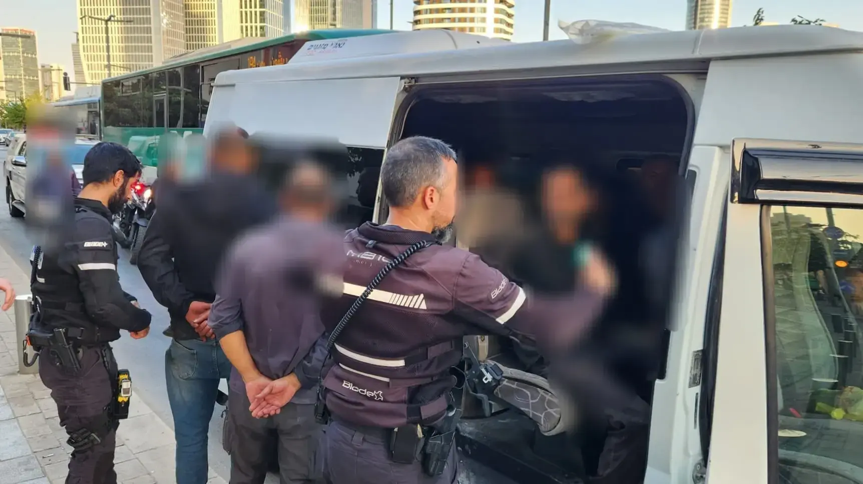 מבצע מעצר שוהים בלתי חוקיים בתל אביב, 22 באוקטובר 2025 מבצע מעצר שוהים בלתי חוקיים בתל אביב, 22 באוקטובר 2025