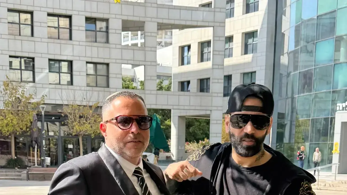 הצל תובע את יאיר גולן הצל תובע את יאיר גולן