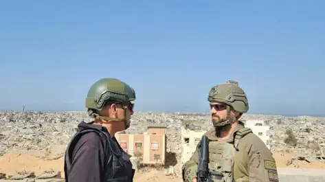 אל"מ אייל כהן, מח"ט כפיר, עם אמיר בוחבוט, ח'אן יונס, 26 באוקטובר 2025 אל"מ אייל כהן, מח"ט כפיר, עם אמיר בוחבוט, ח'אן יונס, 26 באוקטובר 2025