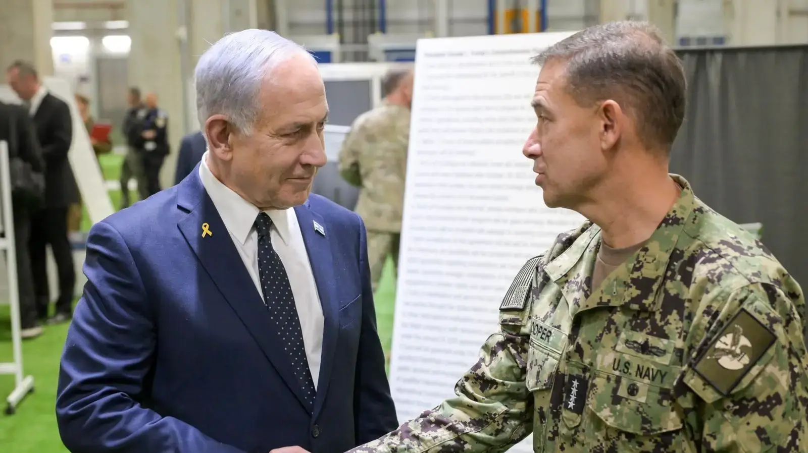 ראש הממשלה נתניהו בביקור במרכז לתיאום צבאי-אזרחי בקריית גת, 29 באוקטובר 2025
