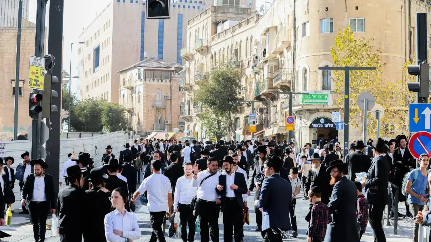 תיעוד מהרבבות בדרך לעצרת ״זעקת התורה״ תיעוד מהרבבות בדרך לעצרת ״זעקת התורה״