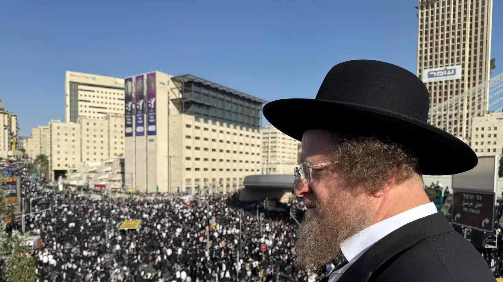 הרב שלום בער סורוצקין, אחד ממארגני ההפגנה נגד הגיוס ומנהל רשת מוסדות חרדית "עטרת שלמה" הרב שלום בער סורוצקין, אחד ממארגני ההפגנה נגד הגיוס ומנהל רשת מוסדות חרדית "עטרת שלמה"