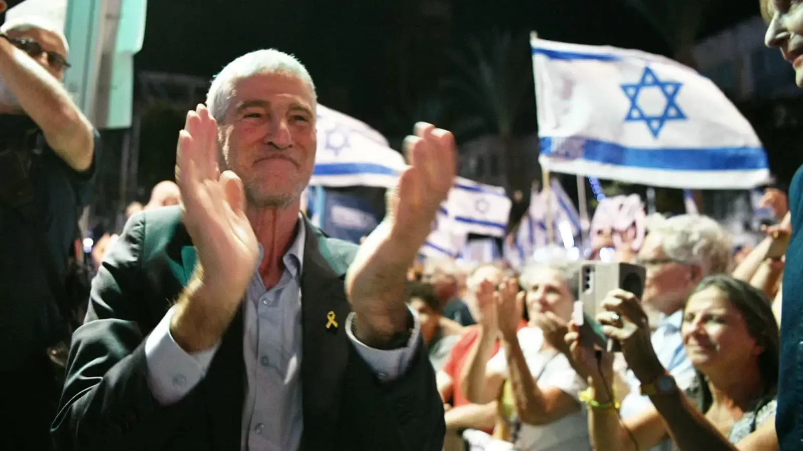 יאיר גולן, עצרת לציון 30 שנה לרצח יצחק רבין,אנדרטת הזיכרון, ת"א, 1 בנובמבר 2025 יאיר גולן, עצרת לציון 30 שנה לרצח יצחק רבין,אנדרטת הזיכרון, ת"א, 1 בנובמבר 2025
