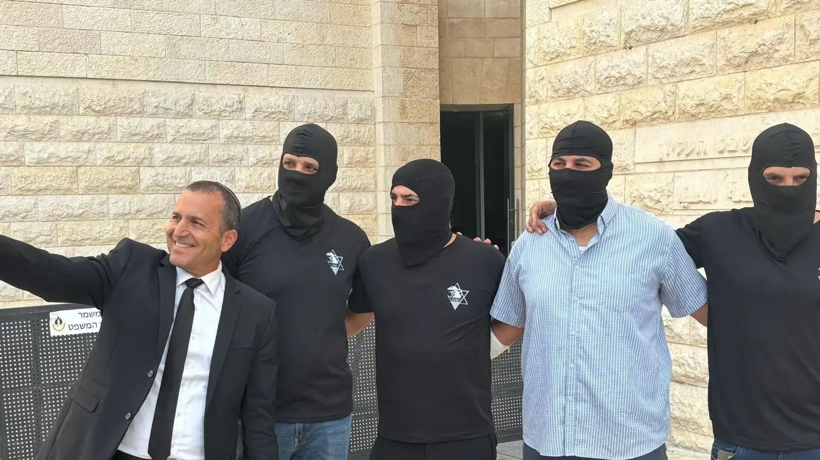 עו"ד אפרים דמרי, מסע"ת של נאשמי כוח מאה, בתגובה לפרישת הפצ"רית 2 בנובמבר 2025 עו"ד אפרים דמרי, מסע"ת של נאשמי כוח מאה, בתגובה לפרישת הפצ"רית 2 בנובמבר 2025