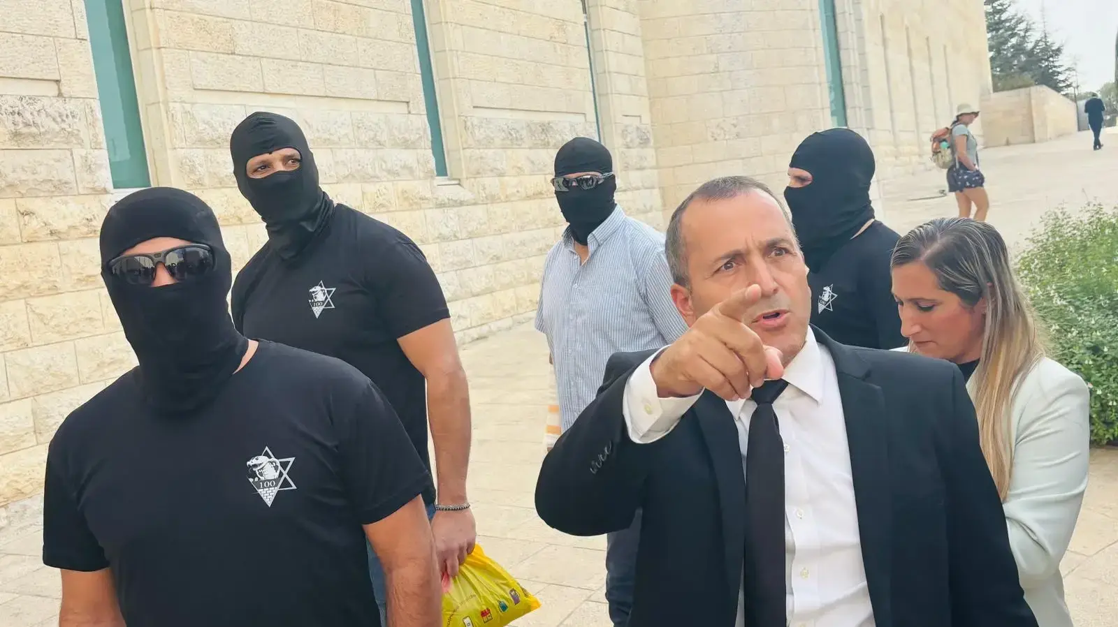עו"ד אפרים דמרי, מסע"ת של נאשמי כוח מאה, בתגובה לפרישת הפצ"רית 2 בנובמבר 2025 עו"ד אפרים דמרי, מסע"ת של נאשמי כוח מאה, בתגובה לפרישת הפצ"רית 2 בנובמבר 2025