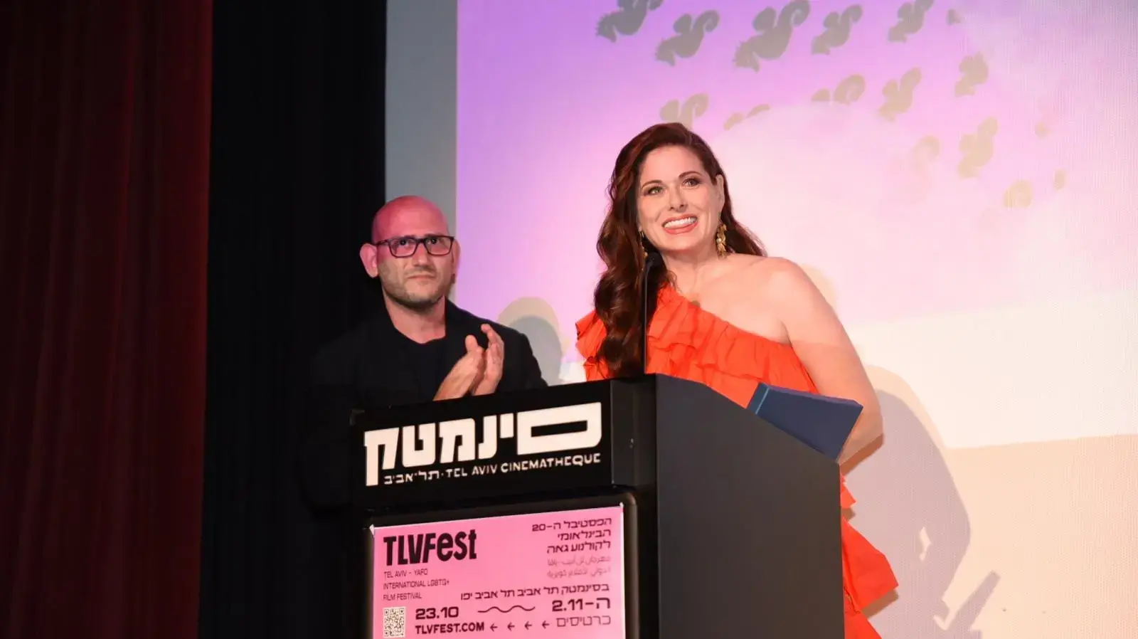 דברה מסינג בפסטיבל הקולנוע הגאה TLVFest, אליו הוזמנה כאורחת כבוד, סינמטק תל אביב, 2 בנובמבר 2025 דברה מסינג בפסטיבל הקולנוע הגאה TLVFest, אליו הוזמנה כאורחת כבוד, סינמטק תל אביב, 2 בנובמבר 2025