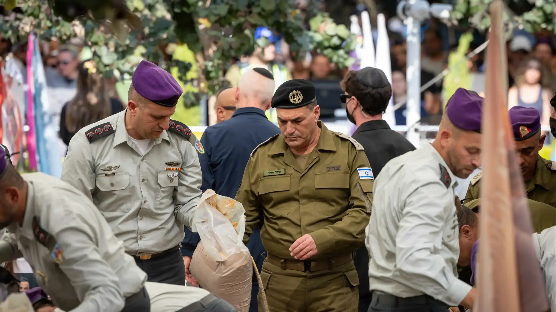 הרמטכ"ל אייל זמיר, הלווית אסף חממי, בית העלמין קריית שאול, 4 בנובמבר 2025 הרמטכ"ל אייל זמיר, הלווית אסף חממי, בית העלמין קריית שאול, 4 בנובמבר 2025