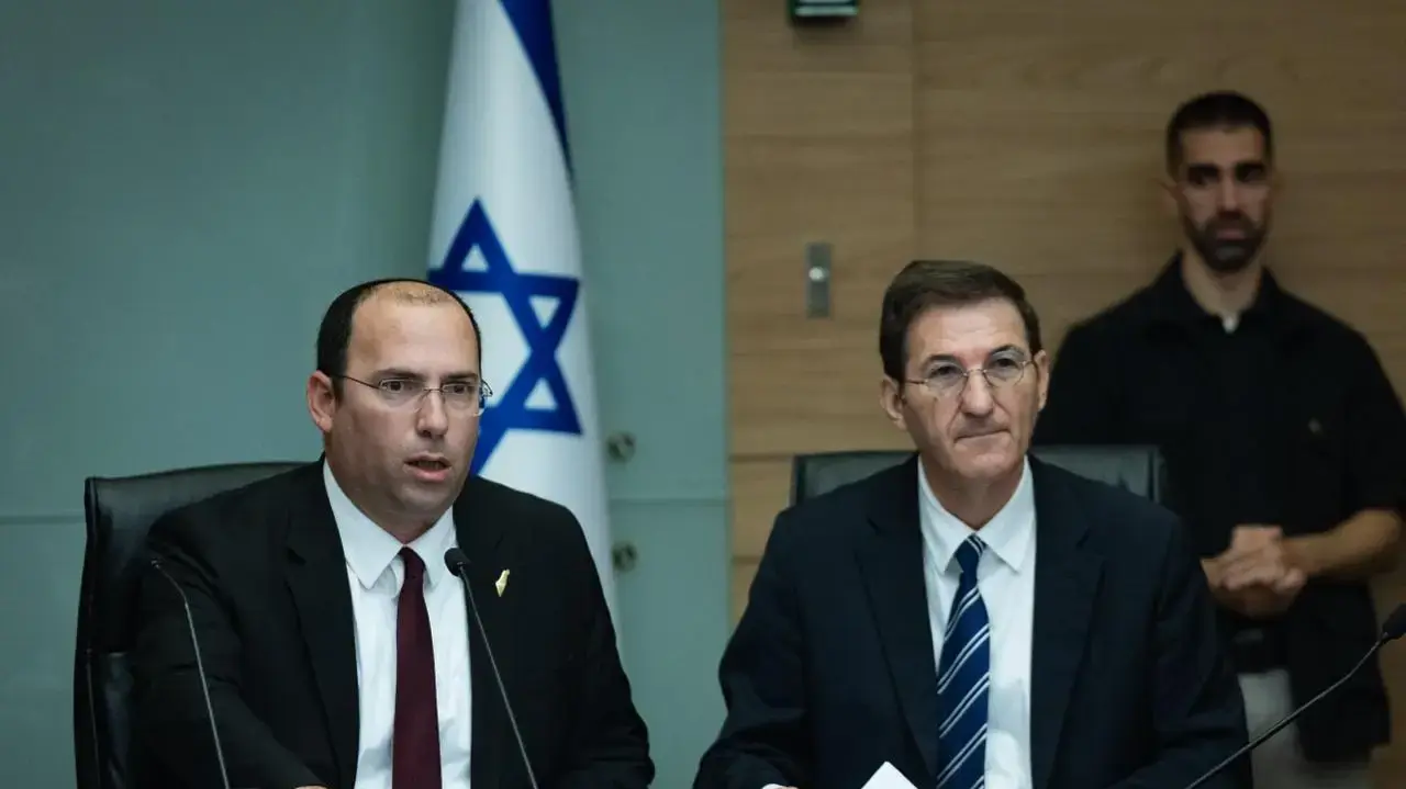 בועז ביסמוט, שמחה רוטמן, דיון ועדת החוקה וועדת החוץ והביטחון ב״מניעת ניגודי העניינים בחקירת הפצ”רית, 5 בנובמבר 2025 בועז ביסמוט, שמחה רוטמן, דיון ועדת החוקה וועדת החוץ והביטחון ב״מניעת ניגודי העניינים בחקירת הפצ”רית, 5 בנובמבר 2025