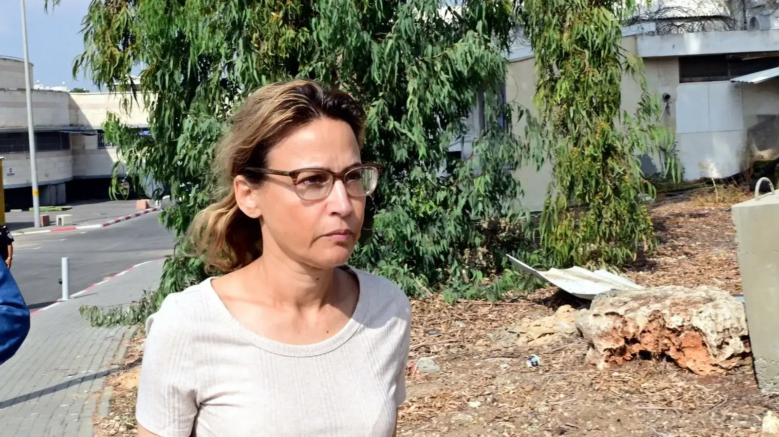הפ"צרית אלופה יפעת תומר-ירושלמי בצאתה מכלא נווה תרצה למעצר בית. 7 בנובמבר 2025 הפ"צרית אלופה יפעת תומר-ירושלמי בצאתה מכלא נווה תרצה למעצר בית. 7 בנובמבר 2025