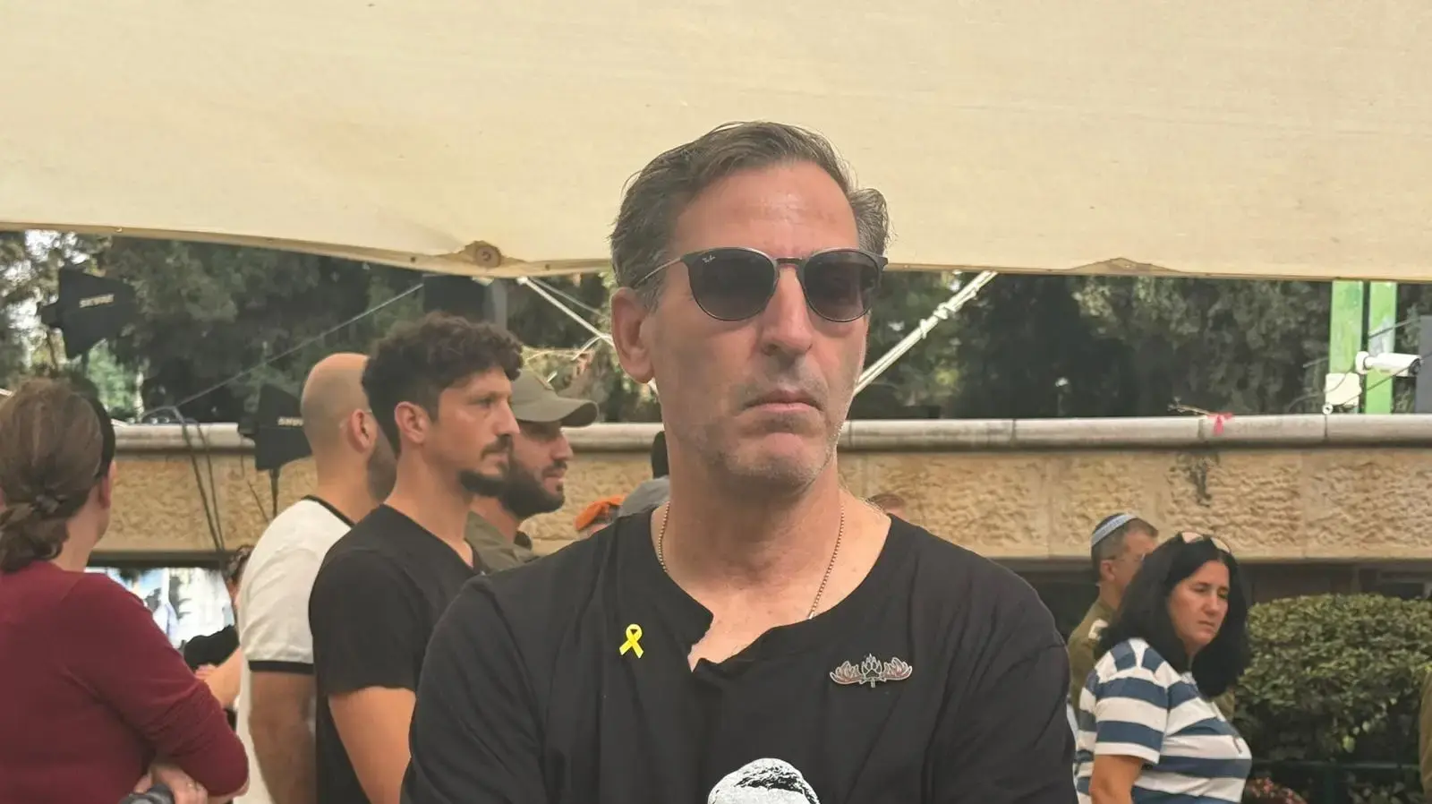 רובי חן אביו של איתי חן, הלווית הדר גולדין, 11 בנובמבר 2025 רובי חן אביו של איתי חן, הלווית הדר גולדין, 11 בנובמבר 2025