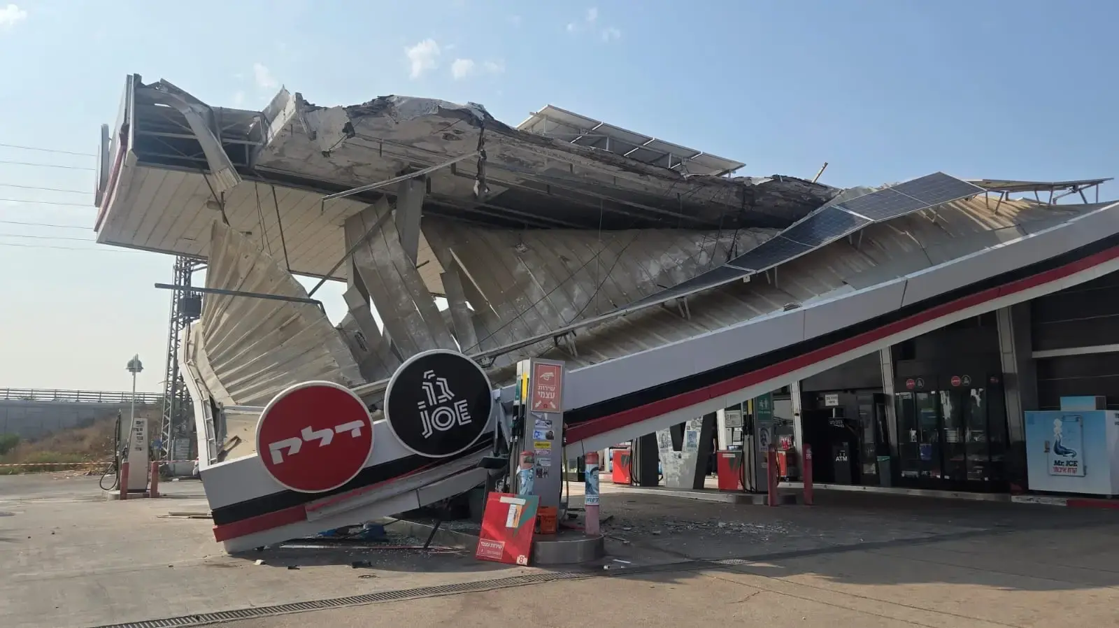 קריסת גג תחנת הדלק במחלף גבעת אולגה חדרה, 13 בנובמבר 2025 קריסת גג תחנת הדלק במחלף גבעת אולגה חדרה, 13 בנובמבר 2025