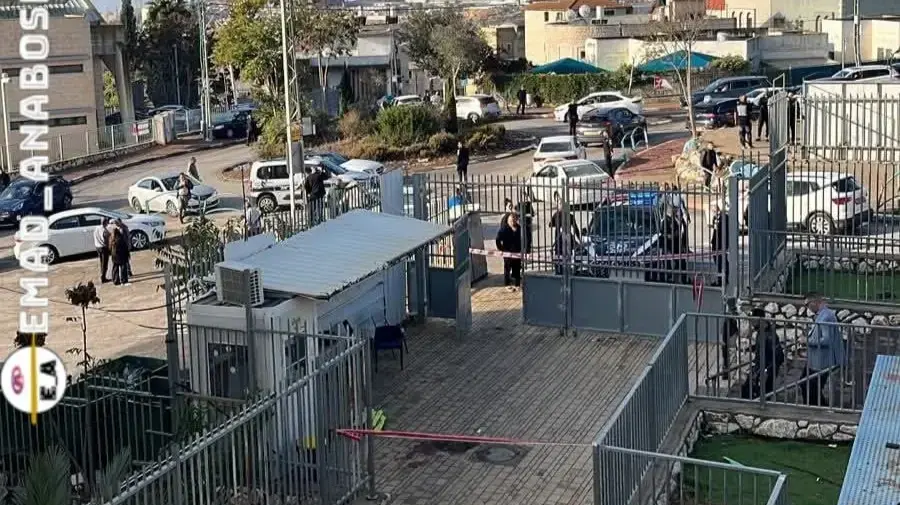 זירת הירי בכניסה לבית הספר בעין מאהל