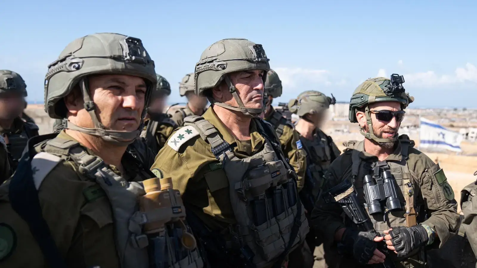 הרמטכ״ל, רב-אלוף אייל זמיר, קיים הערכת מצב באוגדת עזה. 16 בנובמבר 2025 הרמטכ״ל, רב-אלוף אייל זמיר, קיים הערכת מצב באוגדת עזה. 16 בנובמבר 2025