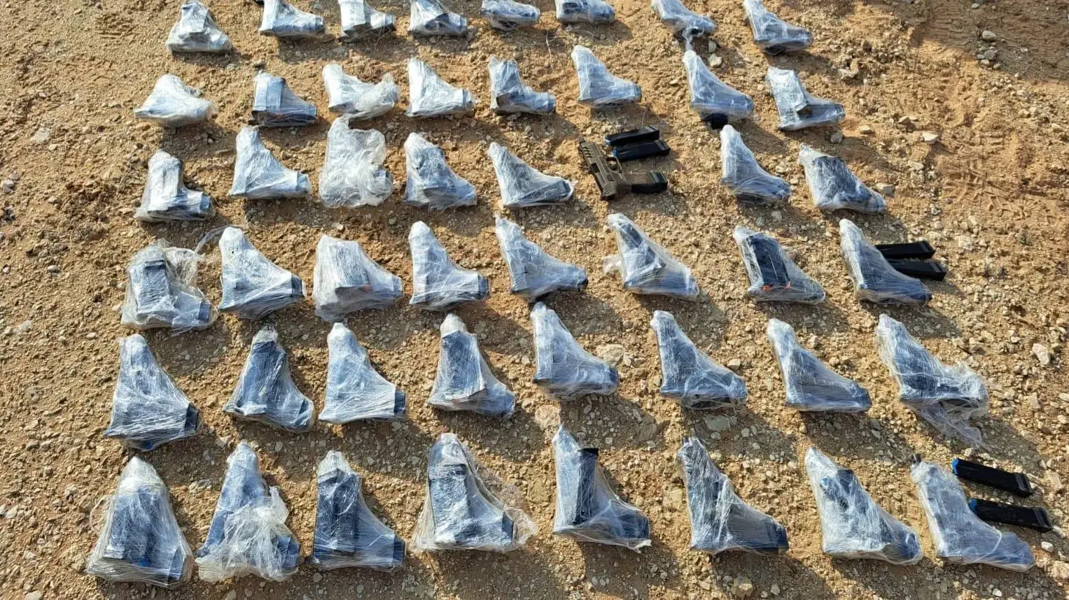 סיכול של כ-85 נשקים החודש: תיעוד מפעילות אוגדה 80 בגבול המערבי סיכול של כ-85 נשקים החודש: תיעוד מפעילות אוגדה 80 בגבול המערבי
