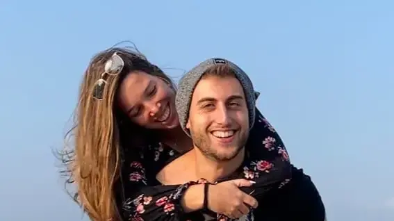 הבת נויה עם בן זוגה רועי מימון הבת נויה עם בן זוגה רועי מימון