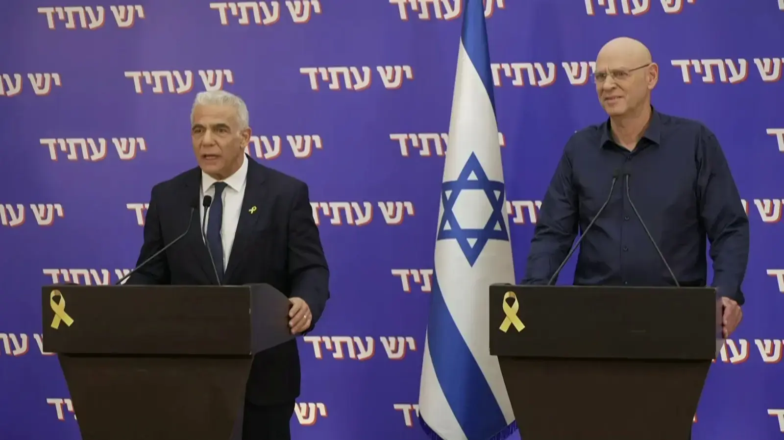 ראש האופוזיציה לפיד ימסור הצהרה בהשתתפות האלוף תיבון. 18 בנובמבר 2025, תל אביב ראש האופוזיציה לפיד ימסור הצהרה בהשתתפות האלוף תיבון. 18 בנובמבר 2025, תל אביב