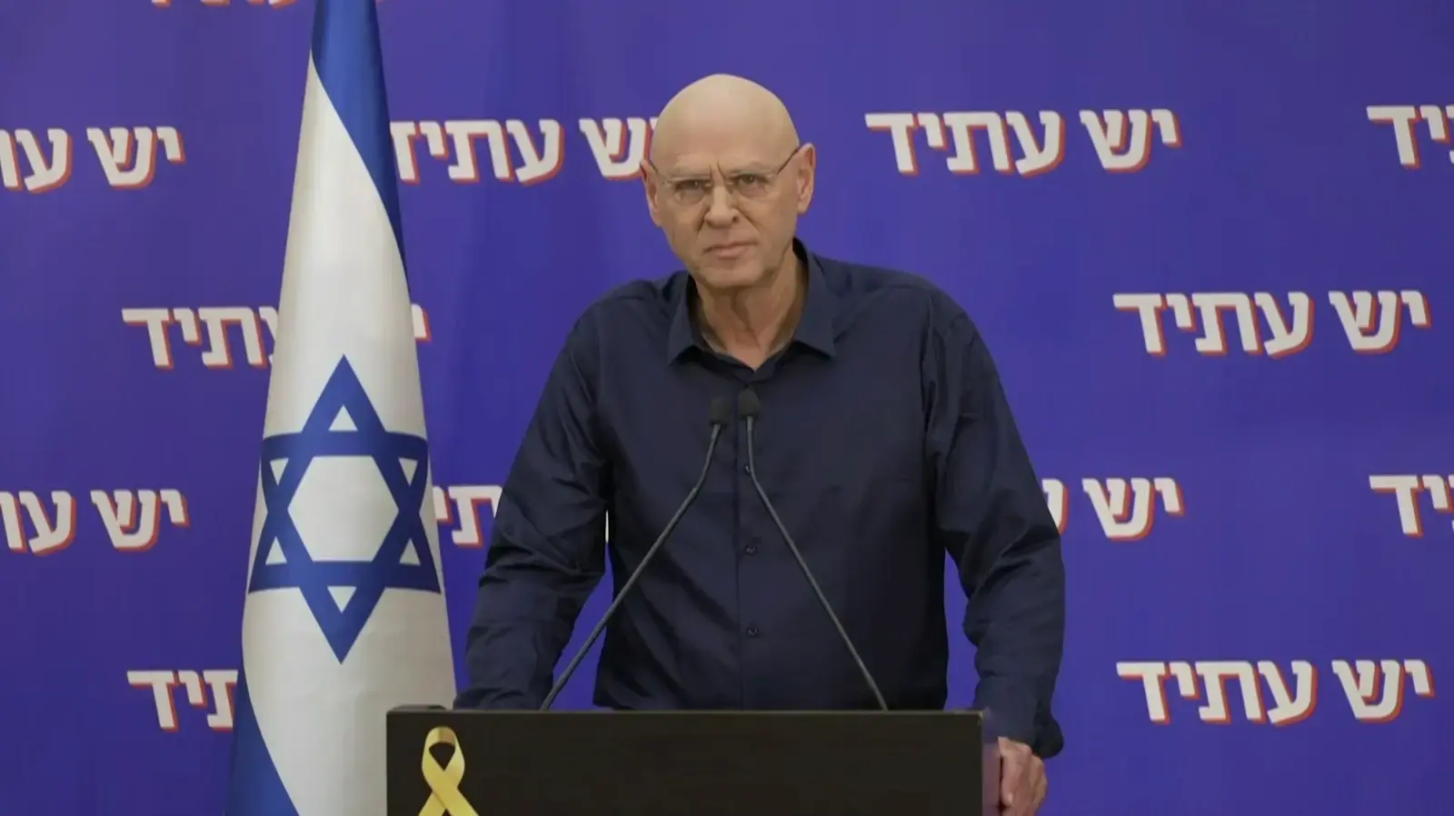 ראש האופוזיציה לפיד ימסור הצהרה בהשתתפות האלוף תיבון. 18 בנובמבר 2025, תל אביב ראש האופוזיציה לפיד ימסור הצהרה בהשתתפות האלוף תיבון. 18 בנובמבר 2025, תל אביב