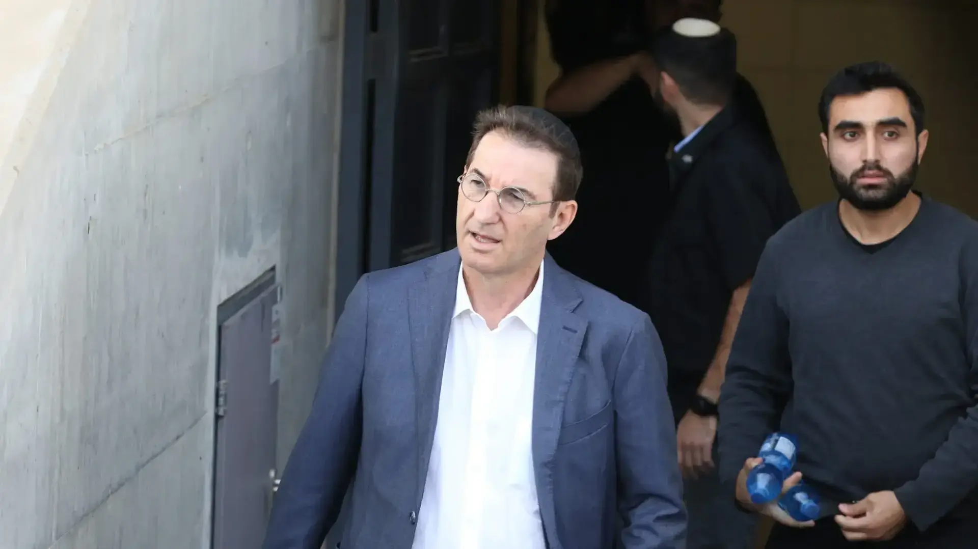 בועז ביסמוט, הלווית מרים פיירברג, אצטדיון נתניה, 23 בנובמבר 2025 בועז ביסמוט, הלווית מרים פיירברג, אצטדיון נתניה, 23 בנובמבר 2025