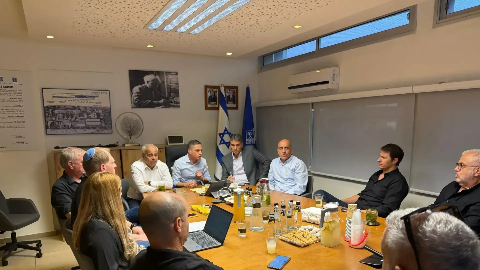 ראשי הרשויות בנגב: ״מדינת ישראל תתעוררי - השבעה באוקטובר הבא בפתח!״ ראשי הרשויות בנגב: ״מדינת ישראל תתעוררי - השבעה באוקטובר הבא בפתח!״