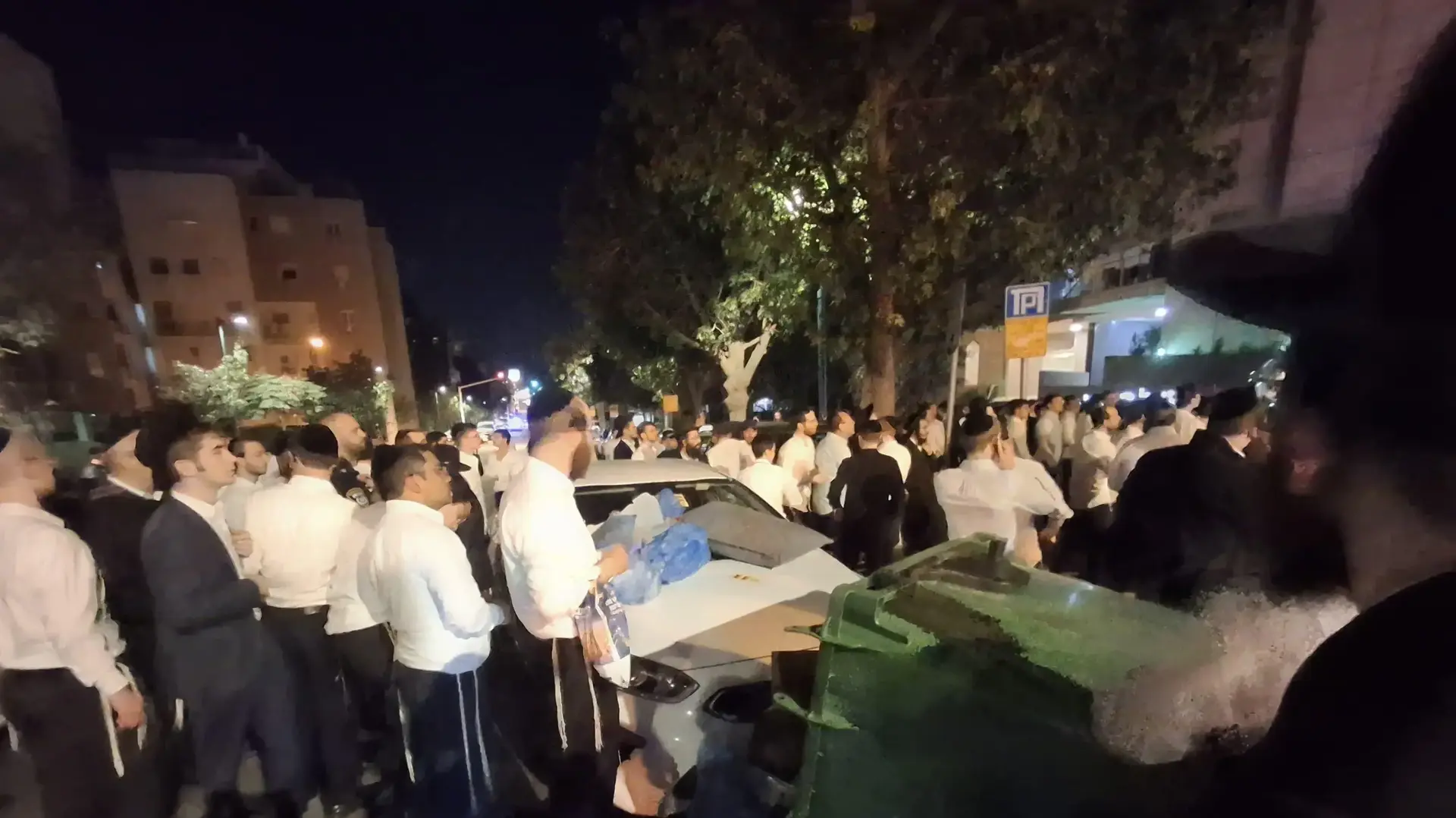 מפגינים חרדים בעקבות מעצר העריקים בבני ברק