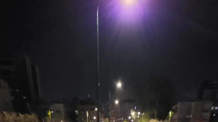 ניידת משטרה צבאית הפוכה לאחר עימותים עם מפגינים חרדים ניידת משטרה צבאית הפוכה לאחר עימותים עם מפגינים חרדים