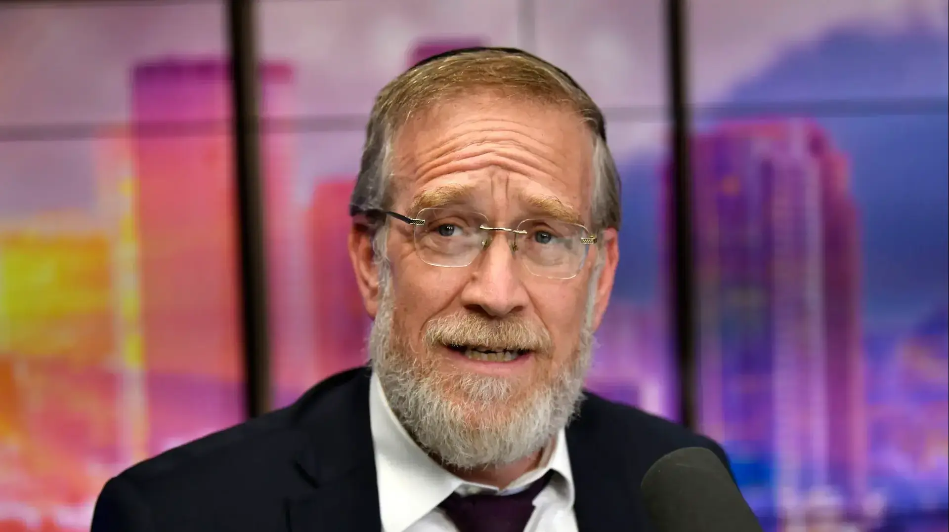 יצחק פינדרוס בראיון לברק סרי ויהודה שלזינגר, 27 בנובמבר 2025 יצחק פינדרוס בראיון לברק סרי ויהודה שלזינגר, 27 בנובמבר 2025