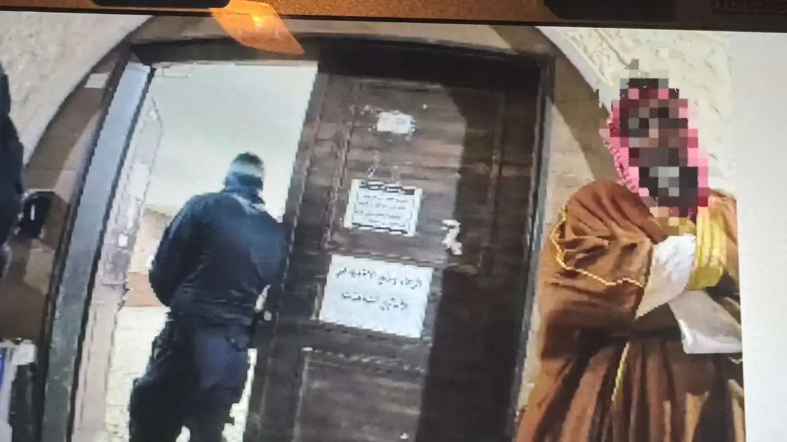 שוטרים נכנסו למסגד בחורה עקב תלונות על רעש