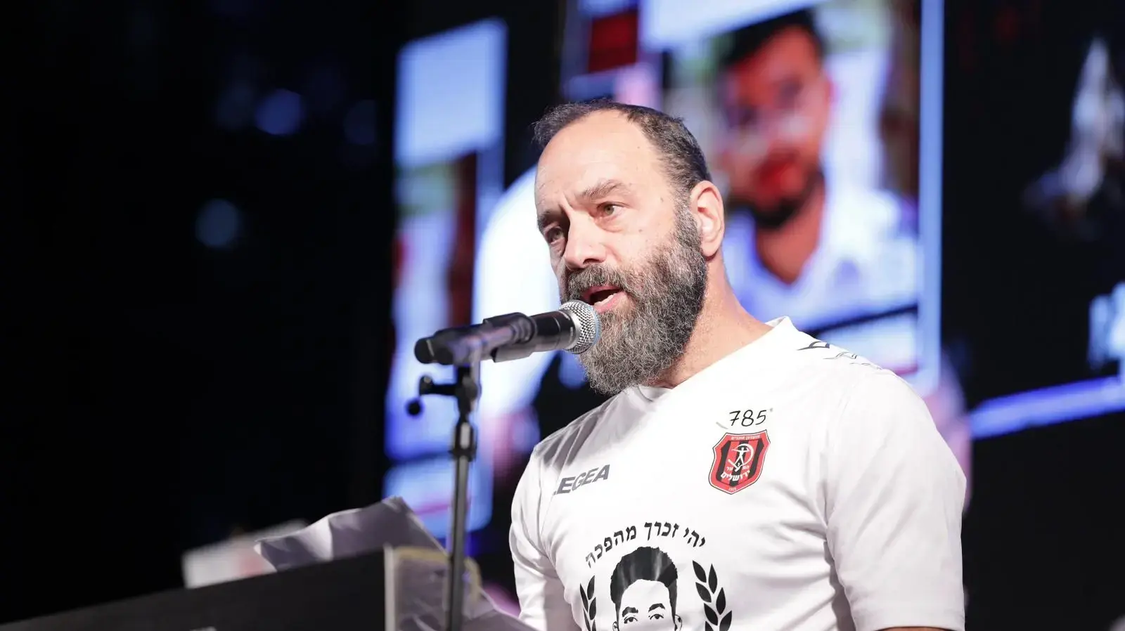 ג'ון פולין בעצרת בכיכר החטופים. 29 בנובמבר 2025 ג'ון פולין בעצרת בכיכר החטופים. 29 בנובמבר 2025