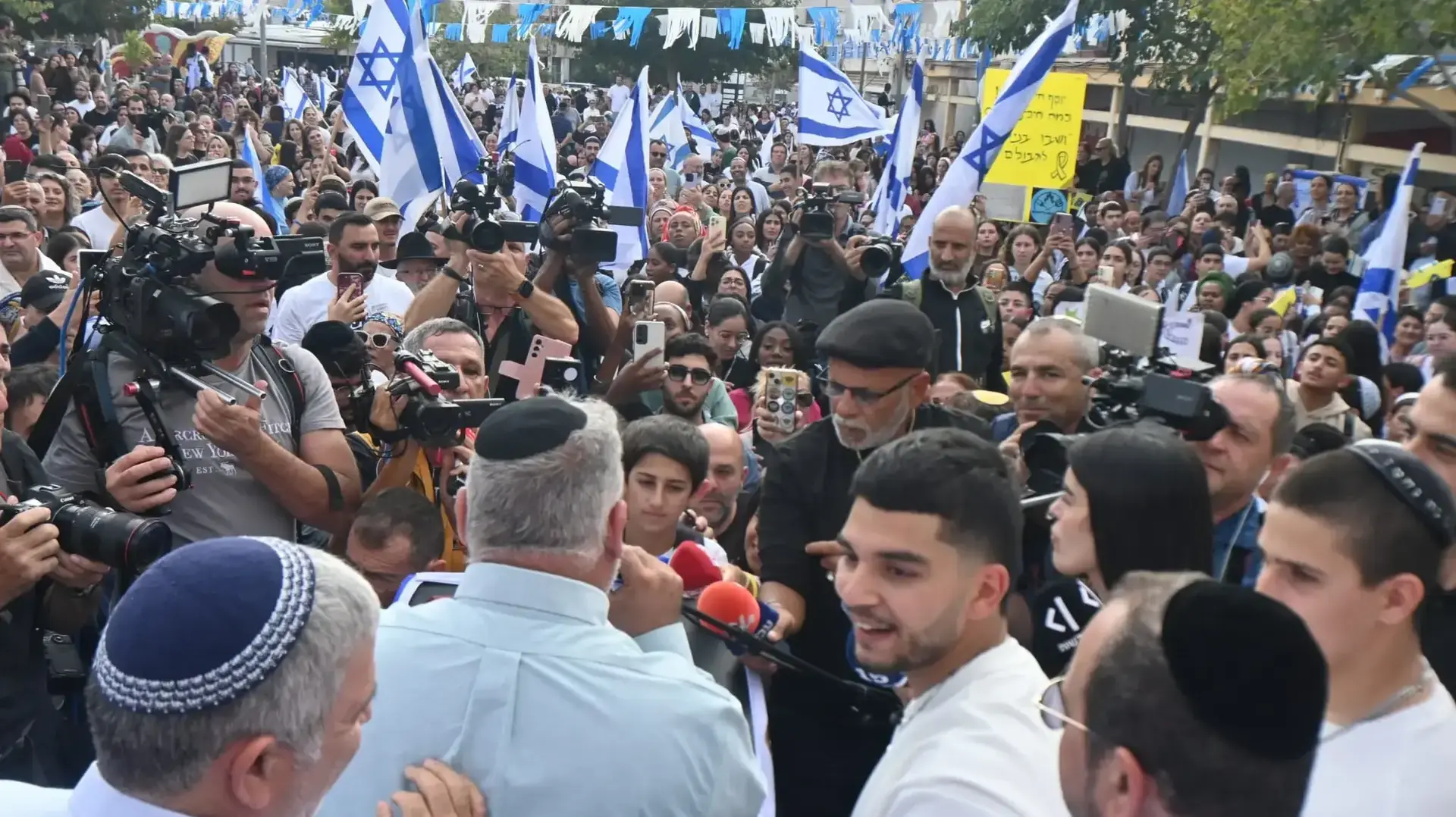 קבלת פנים לשורד השבי יוסף חיים אוחנה, קרית מלאכי, 30 בנובמבר 2025 קבלת פנים לשורד השבי יוסף חיים אוחנה, קרית מלאכי, 30 בנובמבר 2025