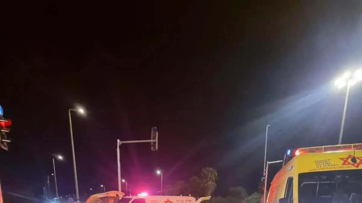 גבר נמצא דקור ברכבו בצומת חפר גבר נמצא דקור ברכבו בצומת חפר