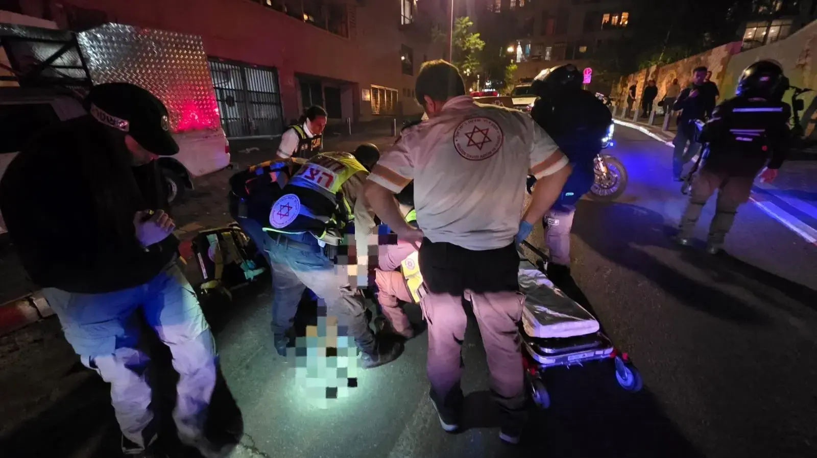גבר נפצע קשה מיריות ברחוב בעלי התוספות ביפו. 1 בדצמבר 2025 גבר נפצע קשה מיריות ברחוב בעלי התוספות ביפו. 1 בדצמבר 2025