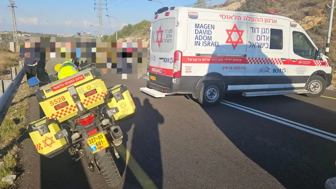זירת פיגוע דקירה בכביש 465 סמוך לעטרת, 2 בדצמבר 2025