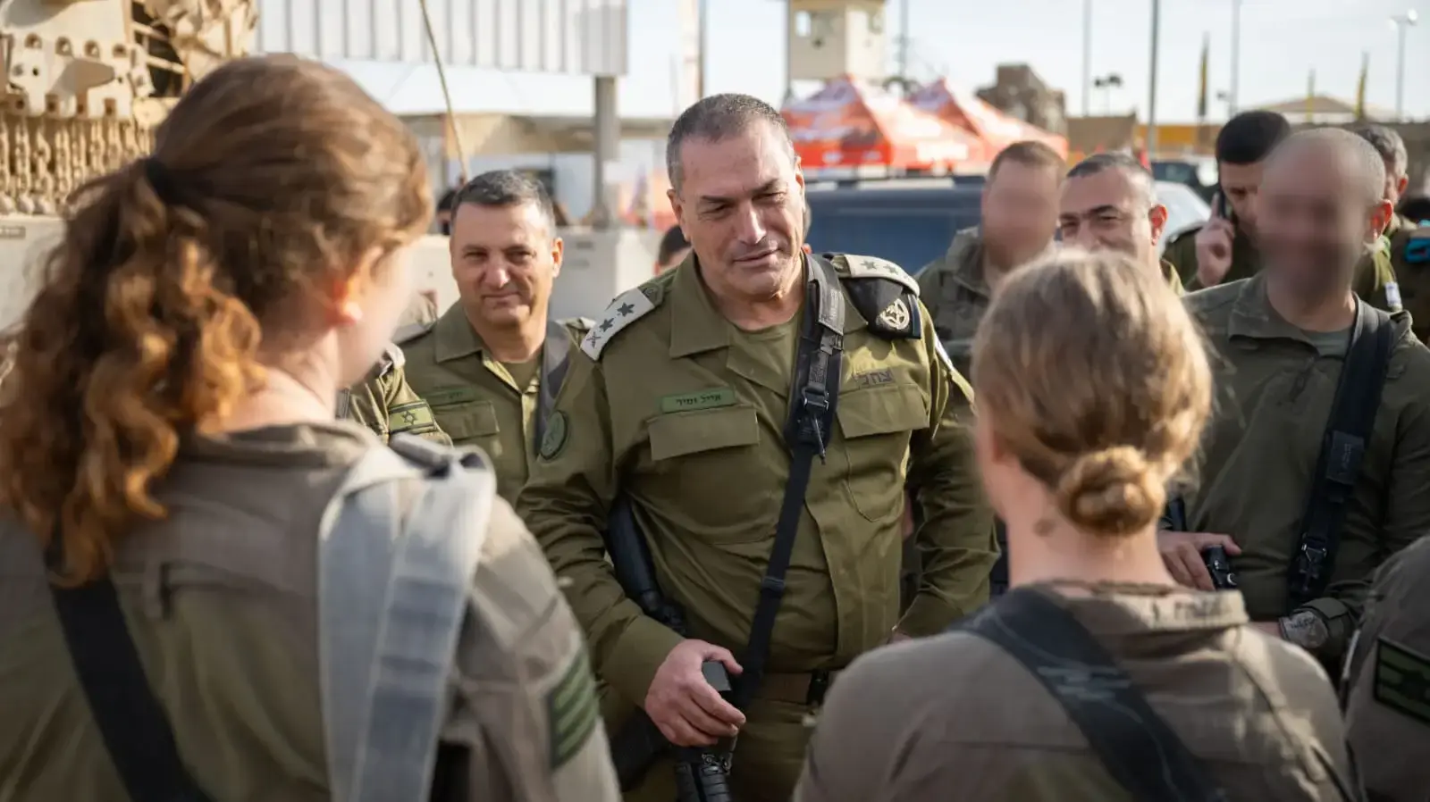 הרמטכ״ל אייל זמיר קיים סיור שטח באוגדה 80, יחד עם מפקד פיקוד הדרום, אלוף יניב עשור, מפקד אוגדה 80, תת-אלוף ישראל פרידלר, 3 בדצמבר 2025 הרמטכ״ל אייל זמיר קיים סיור שטח באוגדה 80, יחד עם מפקד פיקוד הדרום, אלוף יניב עשור, מפקד אוגדה 80, תת-אלוף ישראל פרידלר, 3 בדצמבר 2025