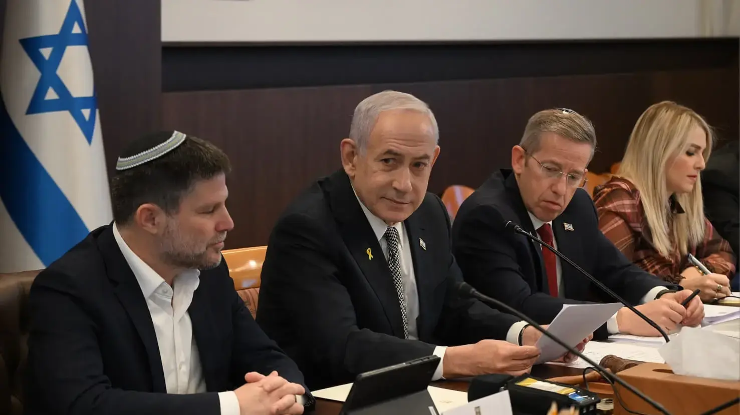 ראש הממשלה בנימין נתניהו בישיבת הממשלה לאישור תקציב המדינה לשנת 2026, 4 בדצמבר 2025 ראש הממשלה בנימין נתניהו בישיבת הממשלה לאישור תקציב המדינה לשנת 2026, 4 בדצמבר 2025