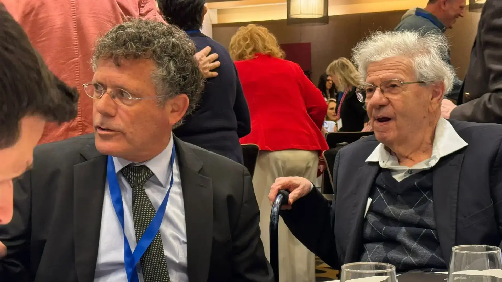 כנס העמותה למשפט ציבורי, בין הנואמים נשיא בית המשפט העליון יצחק עמית ונשיא העליון לשעבר אהרן ברק, חיפה, 4 בדצמבר 2025 כנס העמותה למשפט ציבורי, בין הנואמים נשיא בית המשפט העליון יצחק עמית ונשיא העליון לשעבר אהרן ברק, חיפה, 4 בדצמבר 2025
