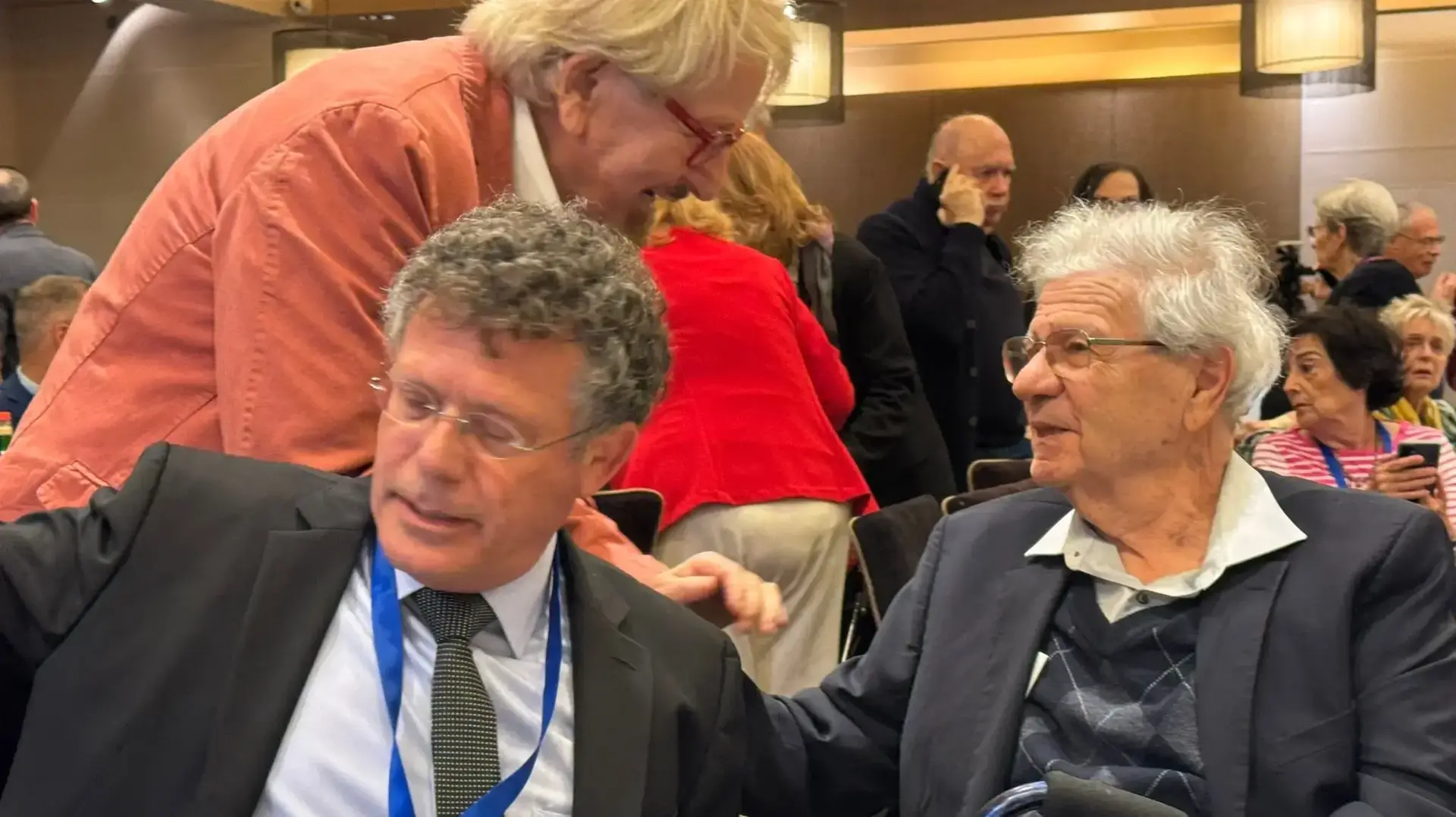 כנס העמותה למשפט ציבורי, בין הנואמים נשיא בית המשפט העליון יצחק עמית ונשיא העליון לשעבר אהרן ברק, חיפה, 4 בדצמבר 2025 כנס העמותה למשפט ציבורי, בין הנואמים נשיא בית המשפט העליון יצחק עמית ונשיא העליון לשעבר אהרן ברק, חיפה, 4 בדצמבר 2025