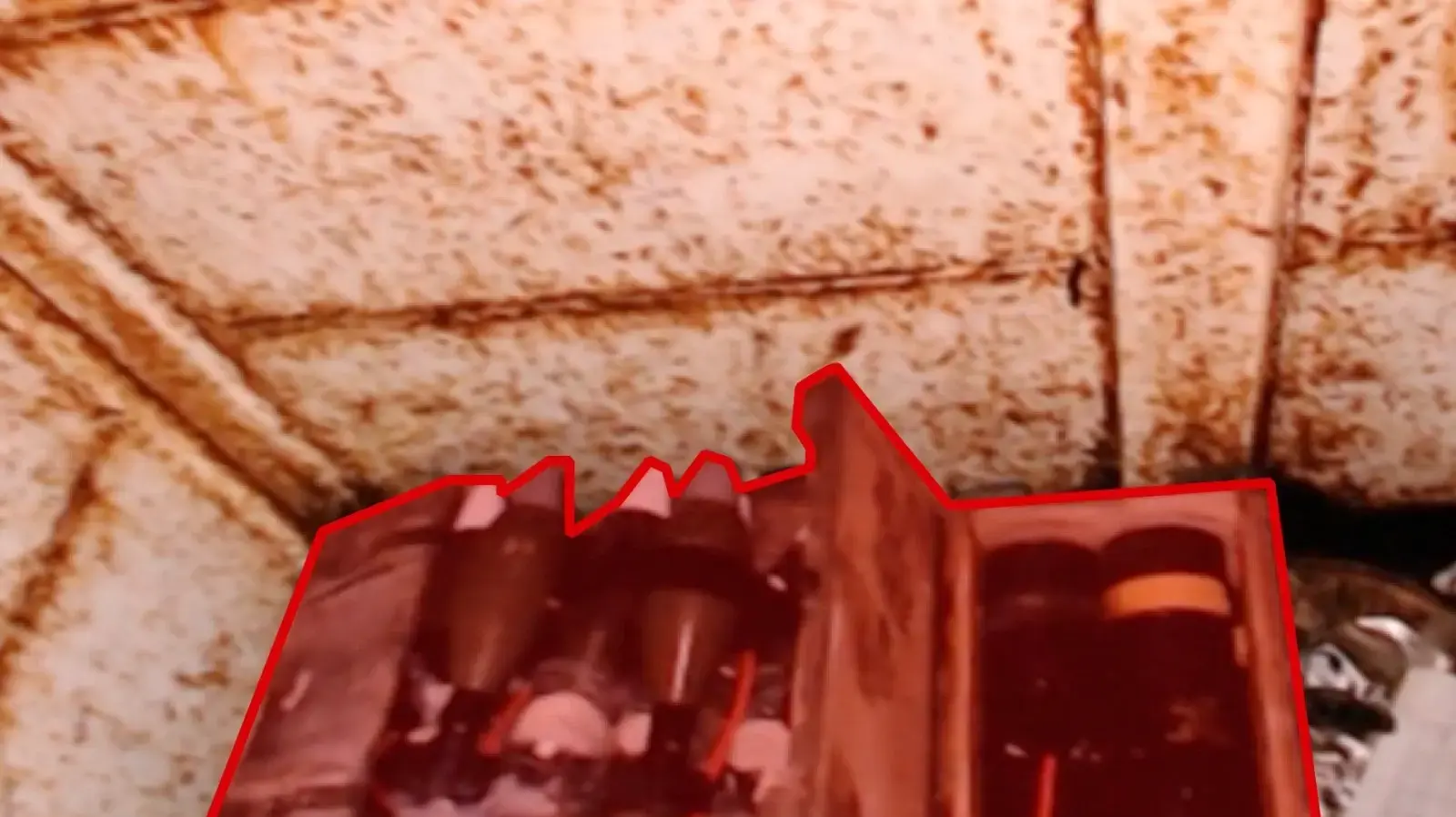 אמצעי הלחימה שנמצאו בפיר במהלך המלחמה, דרום לבנון אמצעי הלחימה שנמצאו בפיר במהלך המלחמה, דרום לבנון