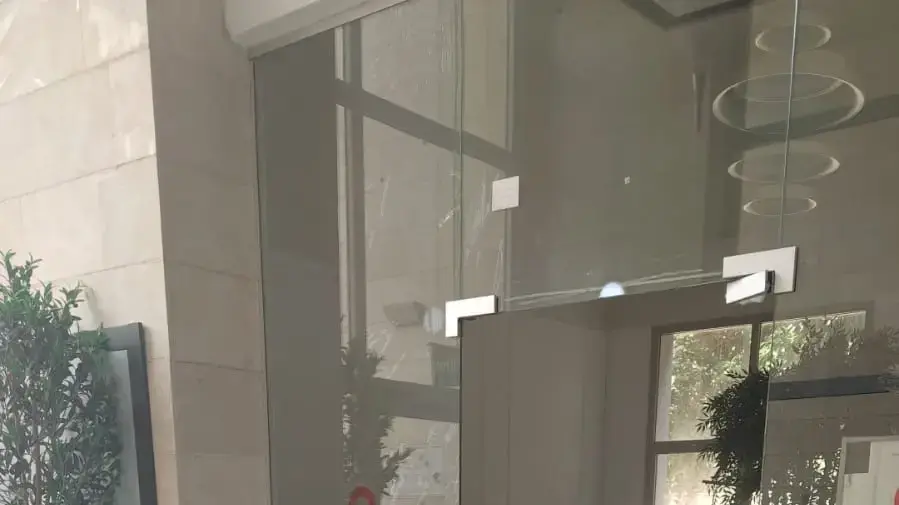 רימון הושלך בבית בחדרה. 8 בדצמבר 2025 רימון הושלך בבית בחדרה. 8 בדצמבר 2025
