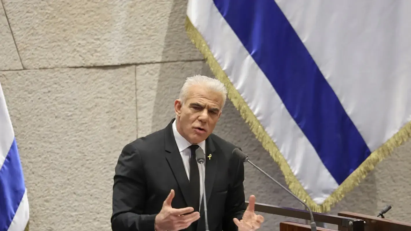 יאיר לפיד בדיון 40 חתימות במליאה - בנושא קריסת מעמדה הבינלאומי של מדינת ישראל. 8 בדצמבר 2025 יאיר לפיד בדיון 40 חתימות במליאה - בנושא קריסת מעמדה הבינלאומי של מדינת ישראל. 8 בדצמבר 2025