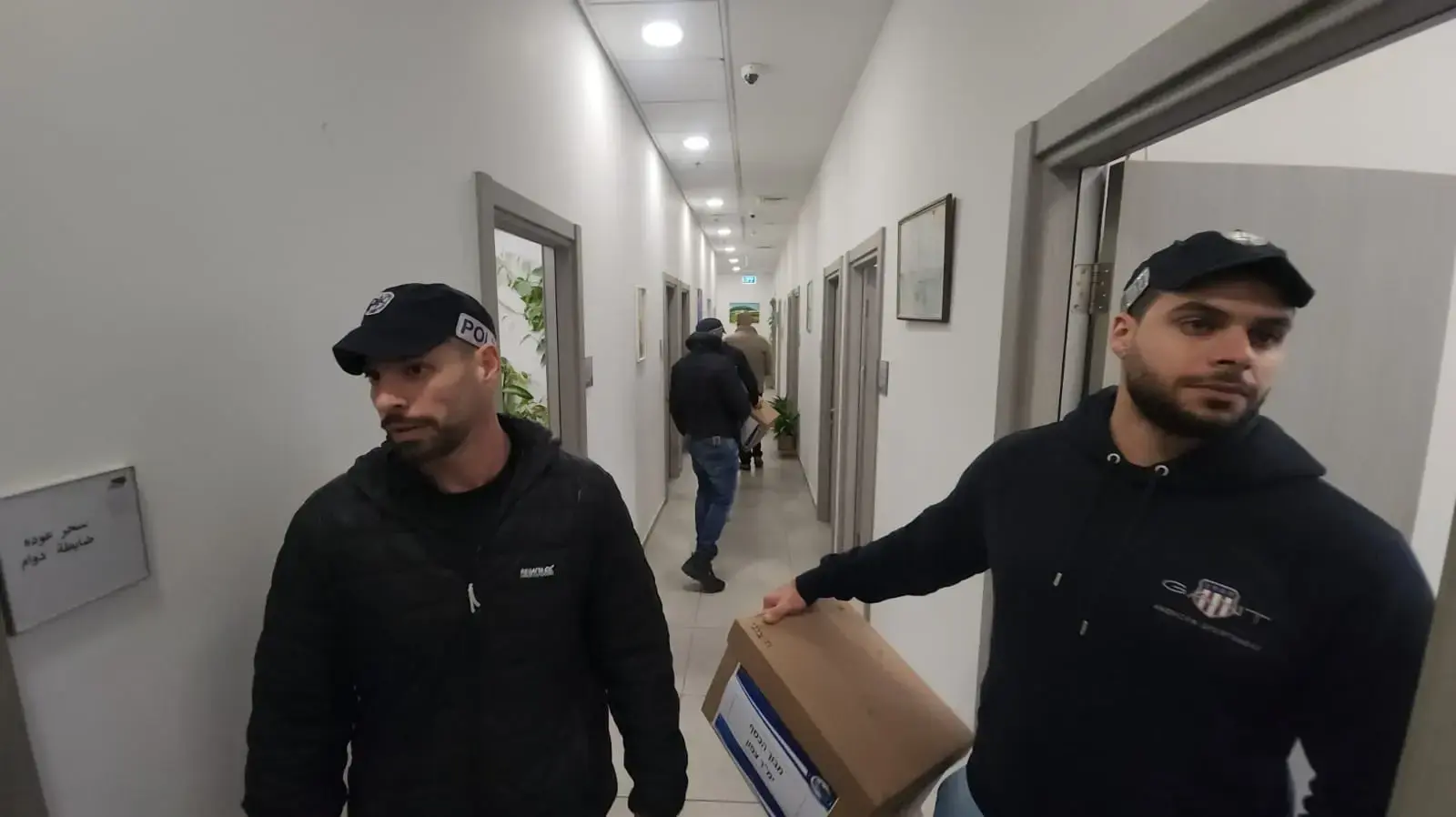 פשיטת משטרה על עיירית נצרת בפרשת מבוך הכסף פשיטת משטרה על עיירית נצרת בפרשת מבוך הכסף