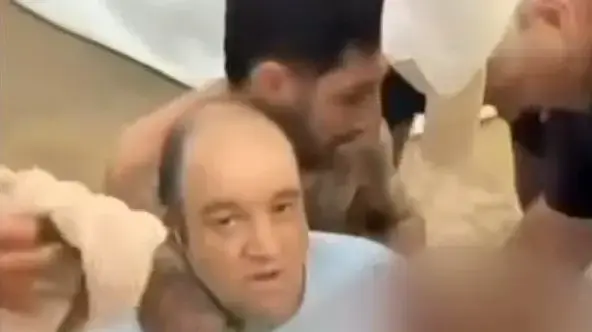 אחמד אל-אחמד, עובר האורח שנאבק באחד המחבלים בפיגוע הירי באוסטרליה אחמד אל-אחמד, עובר האורח שנאבק באחד המחבלים בפיגוע הירי באוסטרליה