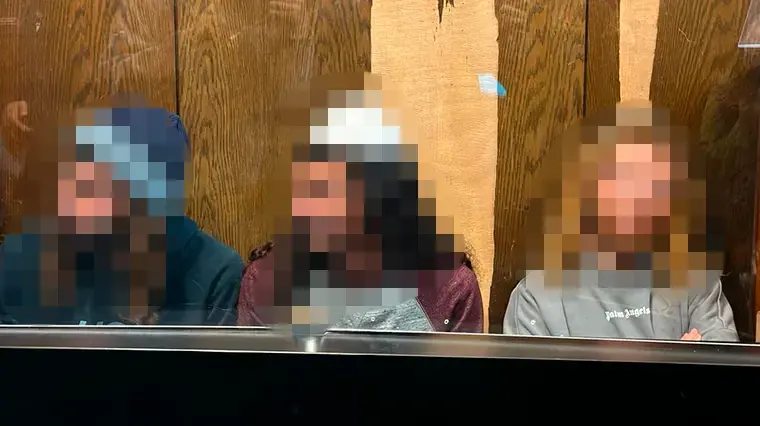 דיון הארכת מעצר לחשודים בתקיפה האישה ההרה ביפו, בימ"ש השלום ת"א, 16 בדצמבר 2025
