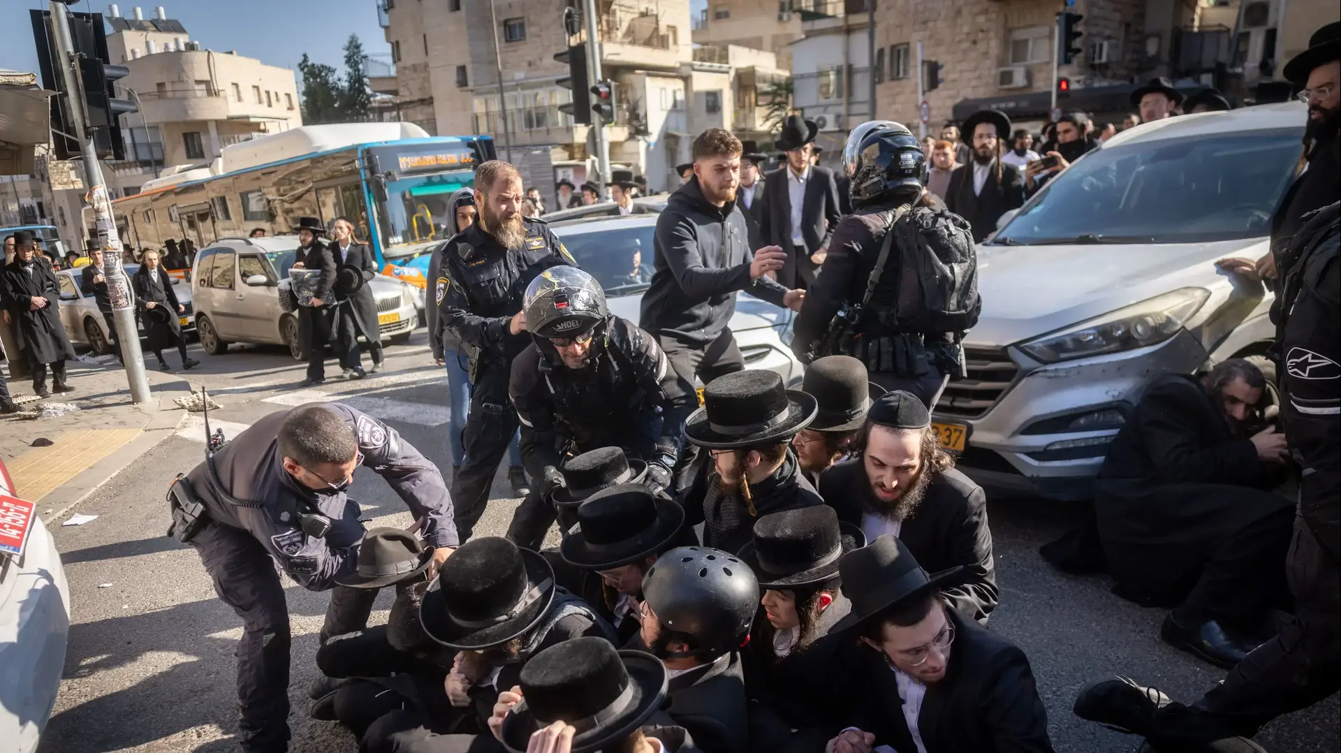 עימותים בין חרדים לכוחות משטרה בשל מתן דוח ע"י פקח, ירושלים, 18 בדצמבר 2025