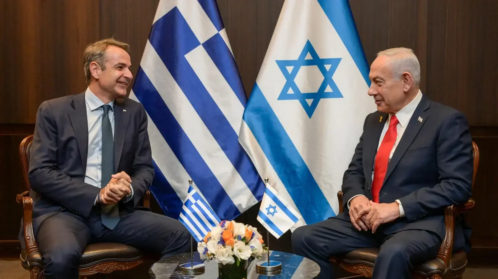 ראש הממשלה בנימין נתניהו נפגש עם ראש ממשלת יוון קיריאקוס מיצוטאקיס בירושלים
ראש הממשלה בנימין נתניהו נפגש עם ראש ממשלת יוון קיריאקוס מיצוטאקיס בירושלים