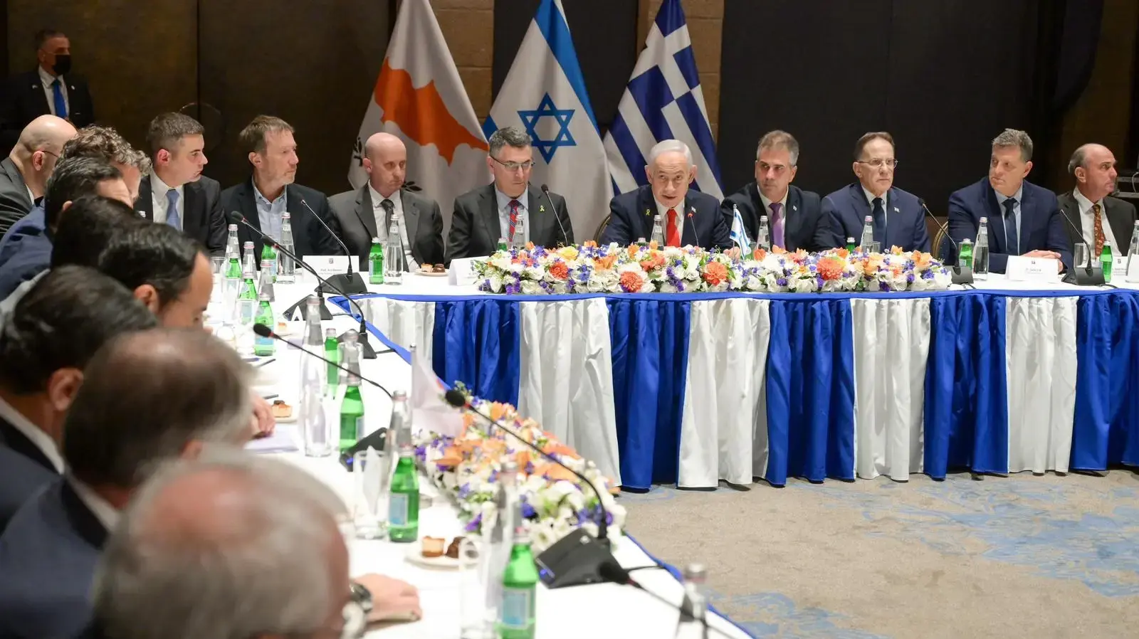 ראש הממשלה בנימין נתניהו, ראש ממשלת יוון קיריאקוס מיצוטאקיס ונשיא קפריסין ניקוס כריסטודולידיס מקיימים כעת פגישה משותפת במסגרת הפסגה המדינית בירושלים. ראש הממשלה בנימין נתניהו, ראש ממשלת יוון קיריאקוס מיצוטאקיס ונשיא קפריסין ניקוס כריסטודולידיס מקיימים כעת פגישה משותפת במסגרת הפסגה המדינית בירושלים.